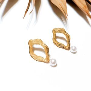 Pearl drop earrings #871